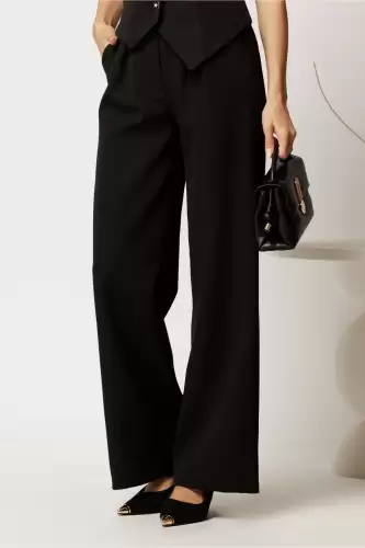 Pantaloni negri din stofa lejeri cu buzunare si snur decorativ in talie