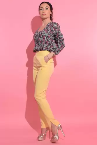 Pantaloni pana galbeni cu talie inalta si buzunare laterale