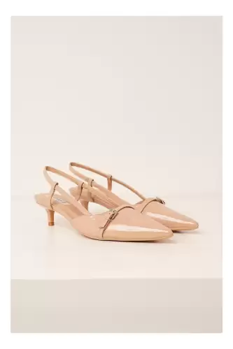 Pantofi bej din piele ecologica cu varf subtire si toc jos