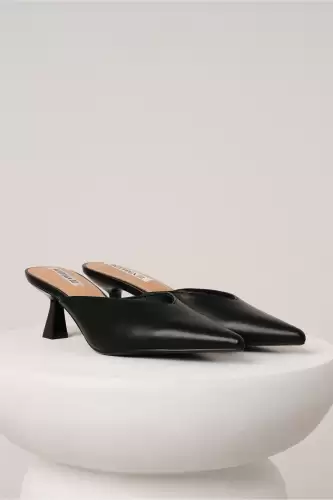 Pantofi eleganti din piele ecologica negri decupati la spate