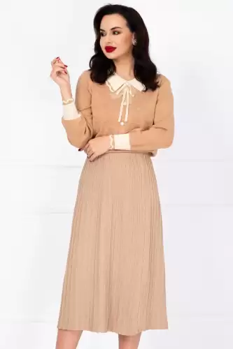 Pulover din tricot fin bej Lotus cu inimioare in relief