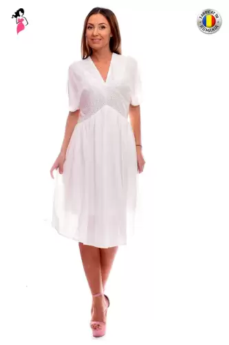 Rochie alba din vascoza cu broderie la bust si talie