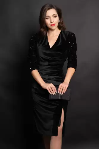 Rochie de ocazie din catifea Sammy neagra cu fronseuri si paiete pe o parte