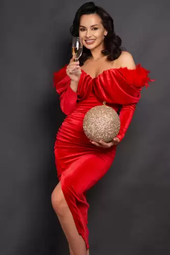 Rochie de ocazie rosie Amora midi cu umeri cazuti si fulgi