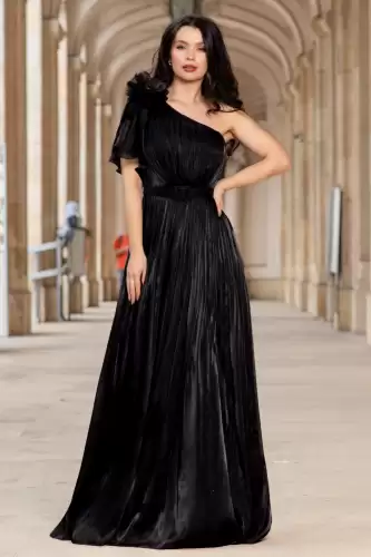 Rochie de seara lunga neagra Fiorella cu flore 3D pe umar