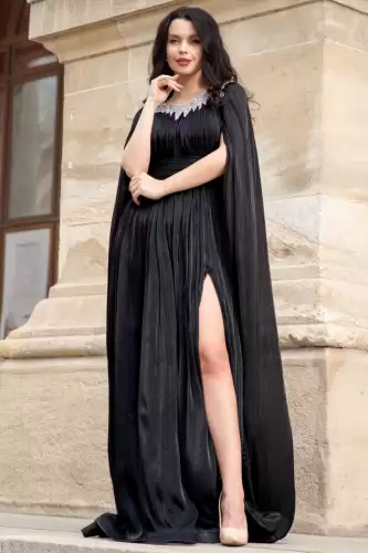 Rochie de seara neagra eleganta Anubis cu maneci trena si aplicatii pretioase