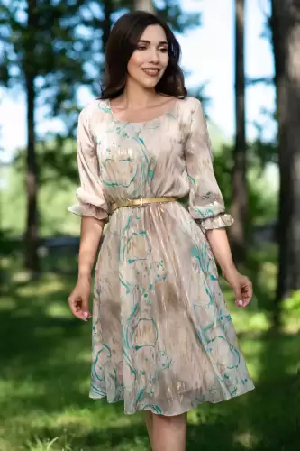 Rochie de zi in clos Inga bej cu insertii aurii si imprimeu turquoise