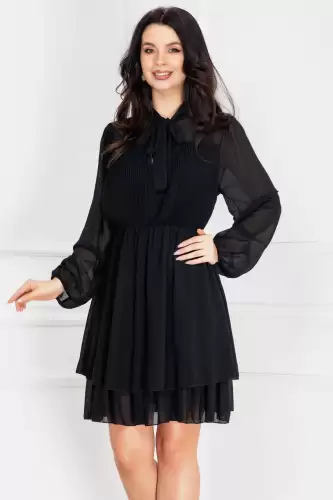 Rochie de zi neagra din voal cu pliseuri in zona bustului