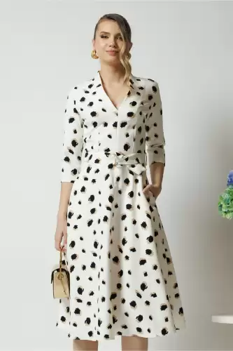 Rochie din stofa alba midi de zi cu imprimeuri bej si decolteu