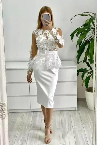 Rochie din tafta alba cu flori 3D