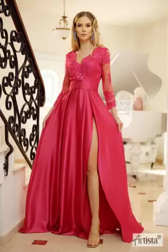 Rochie din tafta cu partea superioara din broderie