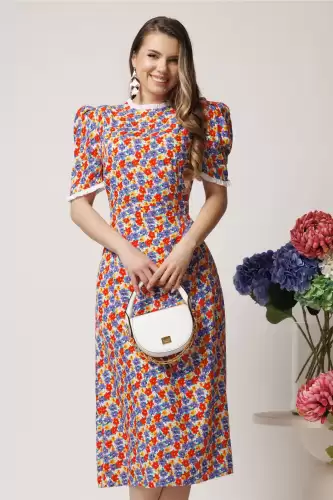 Rochie DY Fashion cu imprimeuri florale colorate si volanase la maneci si decolteu
