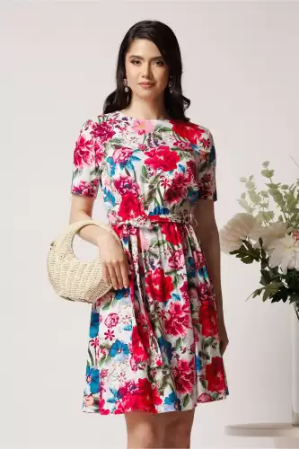 Rochie DY Fashion din viscoza alba cu imprimeu floral fucsia si cordon in talie