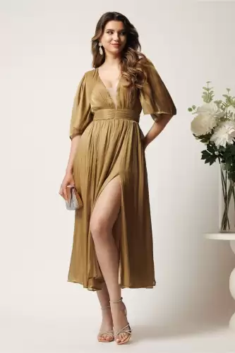 Rochie DY Fashion midi aurie din voal in clos cu tull la decolteu si crapatura pe picior