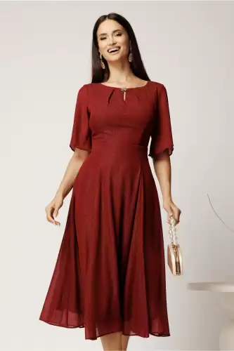 Rochie DY Fashion midi bordo din voal in clos cu fir lurex si accesoriu la decolteu