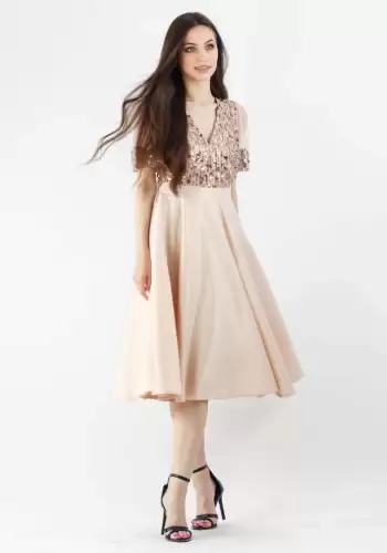 Rochie eleganta clos cu paiete in partea superioara