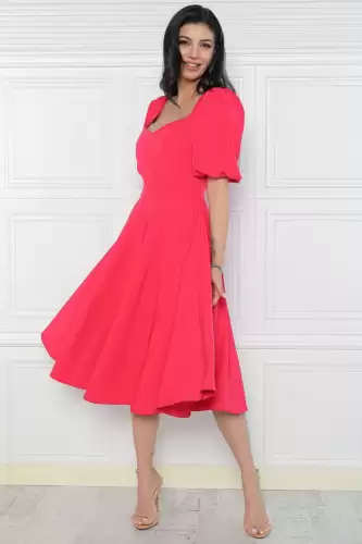 Rochie eleganta clos fucsia cu buzunare laterale confectionata din material vaporos