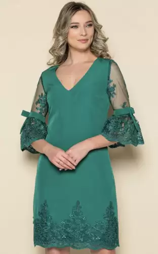 Rochie eleganta cu croi in A ai maneca din broderie