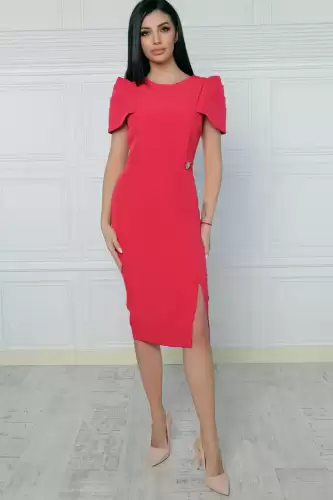 Rochie eleganta cu slit pe picior si umeri deosebiti