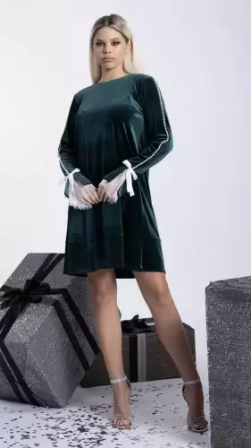 Rochie eleganta din catifea verde cu perle si dantela