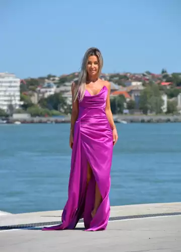 Rochie eleganta din tafta fucsia cu trena