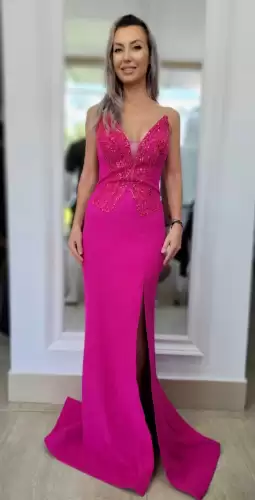 Rochie eleganta lunga fucsia cu broderie si perle