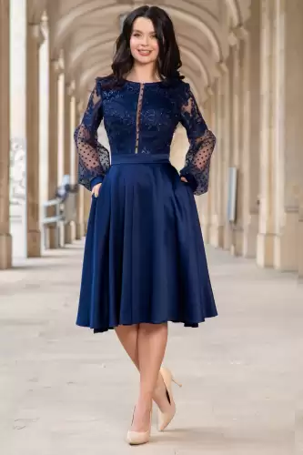 Rochie eleganta midi bleumarin in clos Paulina cu broderie pretioasa