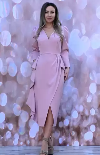 Rochie eleganta midi cu slit pe picior si volan in lateral