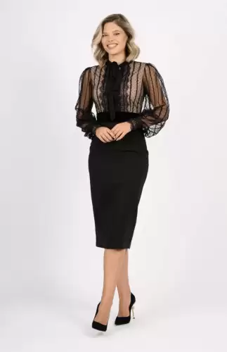 Rochie eleganta neagra conica cu partea superioara prevazuta cu dantela