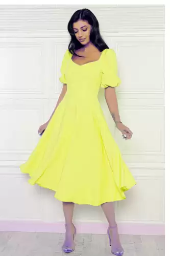 Rochie eleganta vaporoasa in clos cu buzunare laterale si maneca scurta