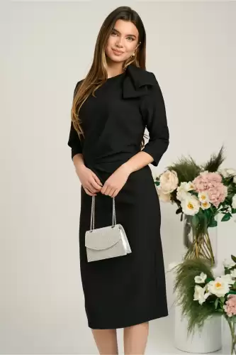 Rochie LaDonna eleganta din stofa neagra cu funda maxi pe umar si fronseu in talie