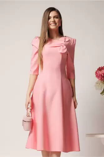 Rochie LaDonna office din stofa roz cu funda la bust