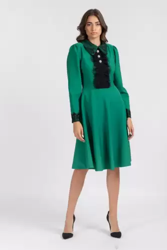 Rochie LaDonna verde cu dantela neagra si nasturi MAXI