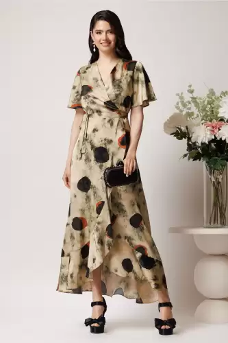 Rochie lunga bej cu buline negre din satin cu croi petrecut