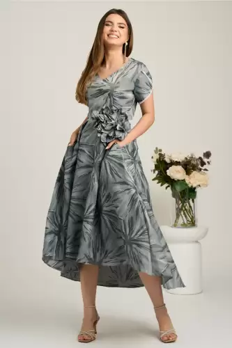 Rochie lunga gri din brocard in clos cu imprimeu si floare maxi detasabila- LaDonna