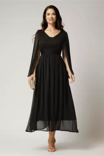 Rochie lunga neagra din voal creponat in clos cu maneci despicate