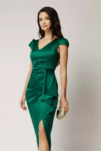 Rochie lunga verde din tafta cu volan si crapatura pe fusta