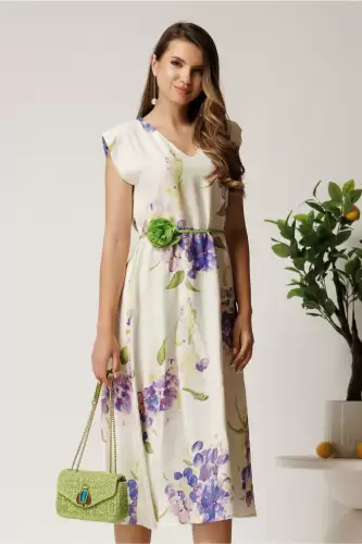 Rochie midi alba din viscoza cu imprimeuri mov in clos cu floare in talie