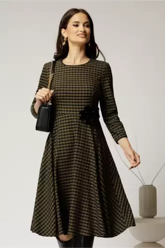 Rochie midi din stofa carou kaki si finisaje negre