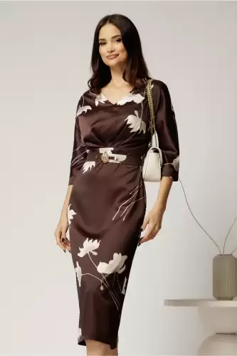 Rochie midi maro satinata cu imprimeu si decolteu in V