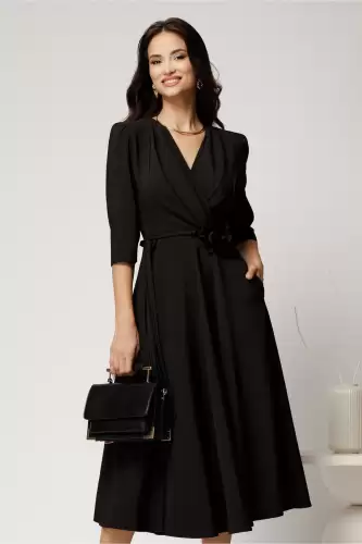 Rochie midi neagra din stofa in clos cu floare in talie
