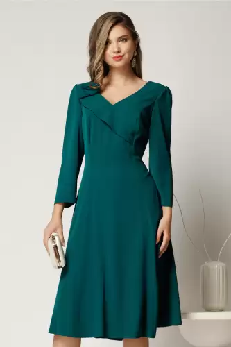 Rochie midi verde din triplu voal cu floare si perle