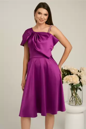 Rochie Moze eleganta din satin mov cu funda la bust si bretea cu perle