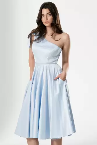 Rochie ocazie eleganta bleu in clos Marisilia cu funda pe umar