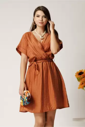 Rochie scurta maro din tencel in clos cu elastic si cordon in talie