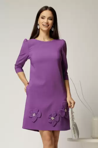 Rochie scurta mov cu aplicatii florale elegante