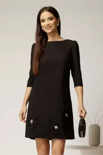 Rochie scurta neagra cu aplicatii florale elegante