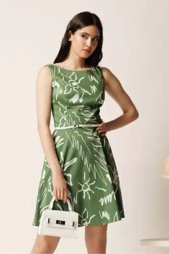 Rochie scurta verde in clos cu imprimeuri albe si curea in talie