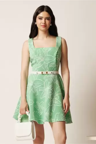 Rochie scurta verde in clos cu model floral 3D si curea in talie
