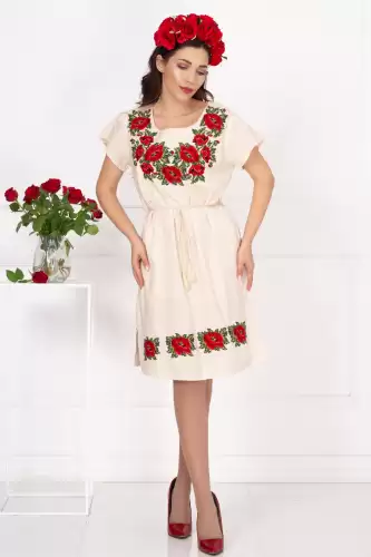 Rochie traditionala din in cu bujori brodati